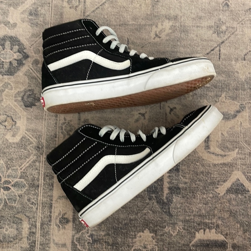 LIKE NEW HIGH TOP VANS